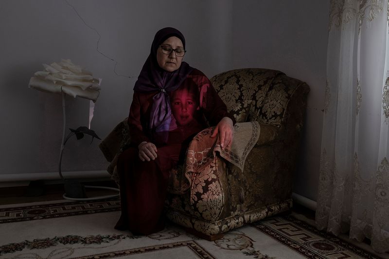 © Sergei Stroitelev - Image from the The Strongest Bond photography project