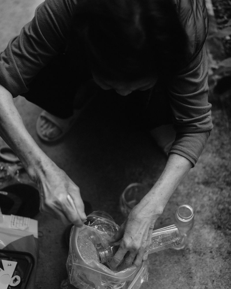 © Brian Lau - Popo dividing Dad's ashes