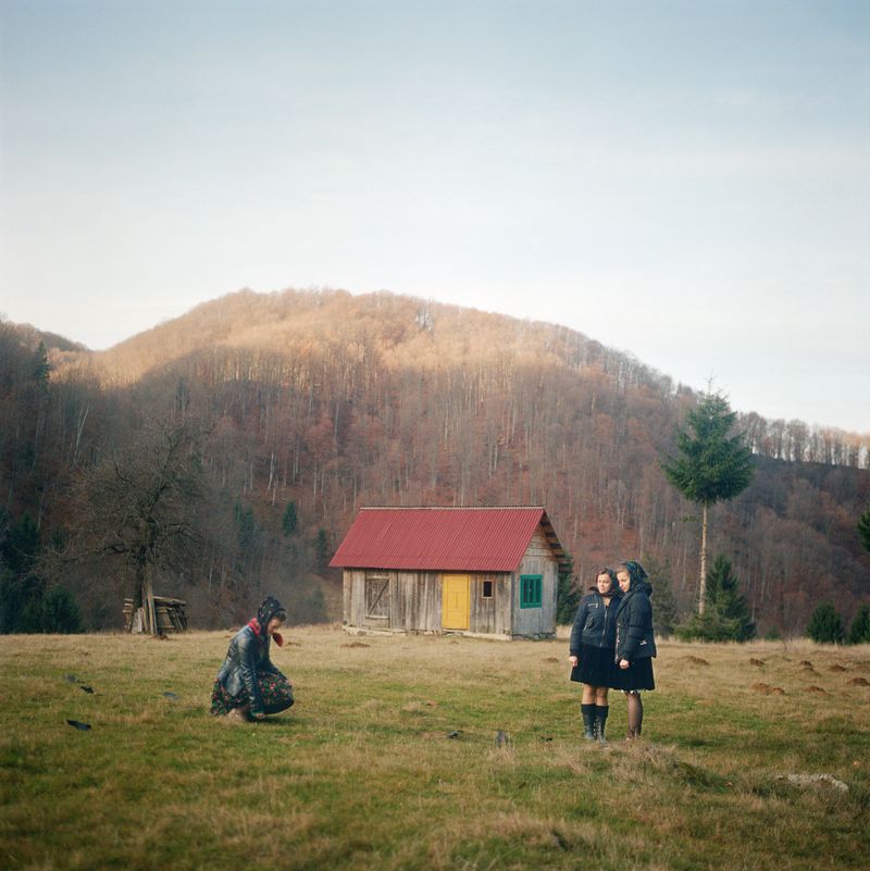 © Laura Pannack - Then the sisters made their guest and his horse known to all the wild beasts