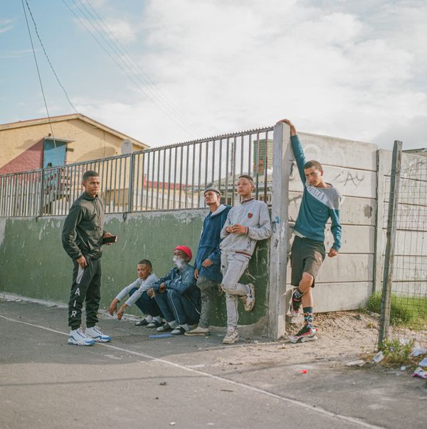 © Laura Pannack - laura pannack_7- The journey home from school - analog photograph 10-2023