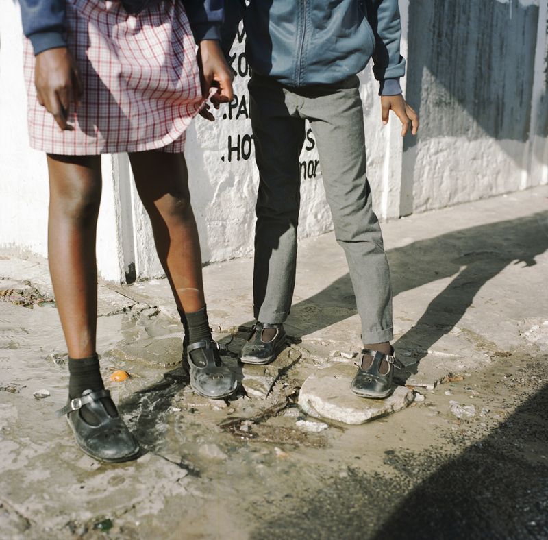 © Laura Pannack - laura pannack_- 5. The journey home from school - analog photograph 10-2023
