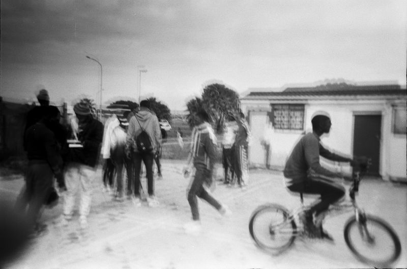 © Laura Pannack - laura pannack_- 13 The journey home from school - analog photograph taken by young person  10-2023