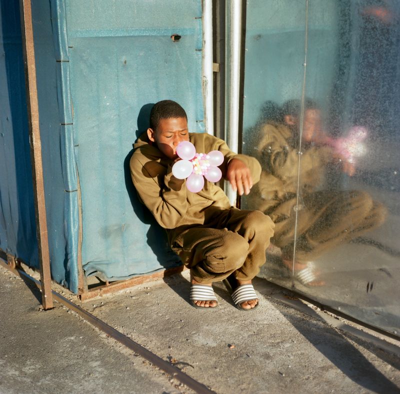 © Laura Pannack - Wacca and balloons