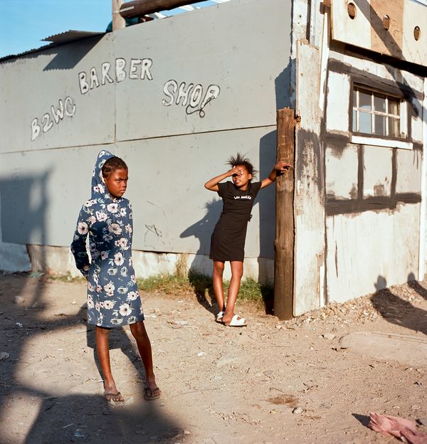 © Laura Pannack - Back to work in Vryground