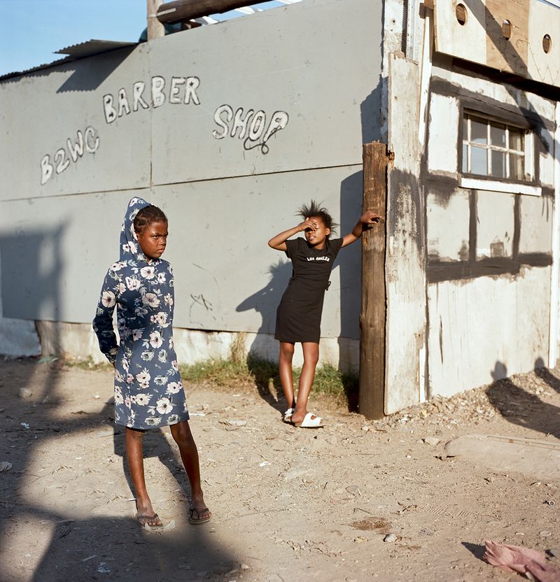 © Laura Pannack - Back to work in Vryground