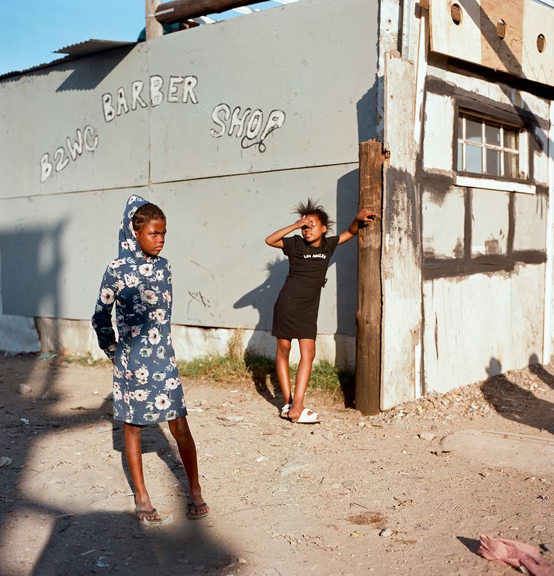 © Laura Pannack - Back to work in Vryground