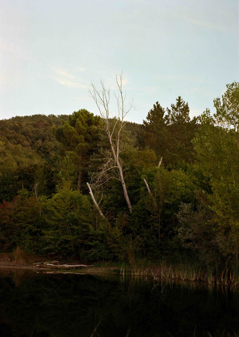 © Giovanni Giusti - Image from the Il lago photography project