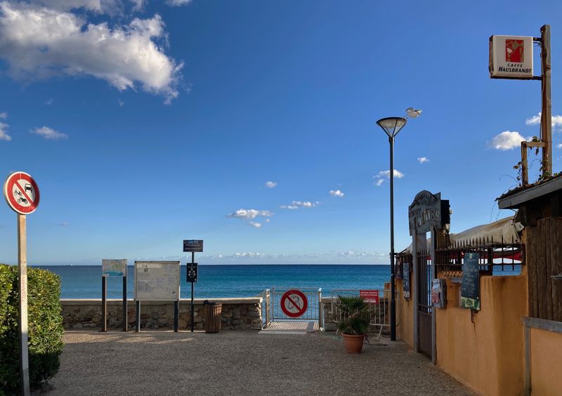 © julie cornec - Image from the clouds and resilience photography project