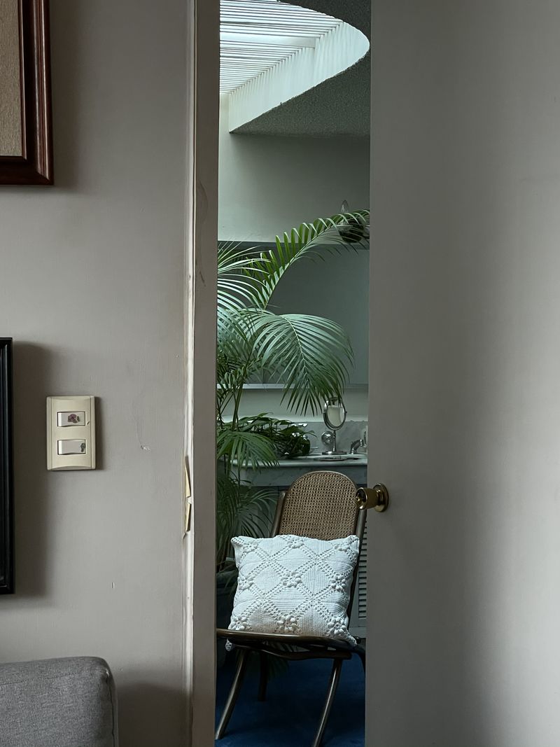 © Marina Bernardi Peschard - Image from the chez eux photography project