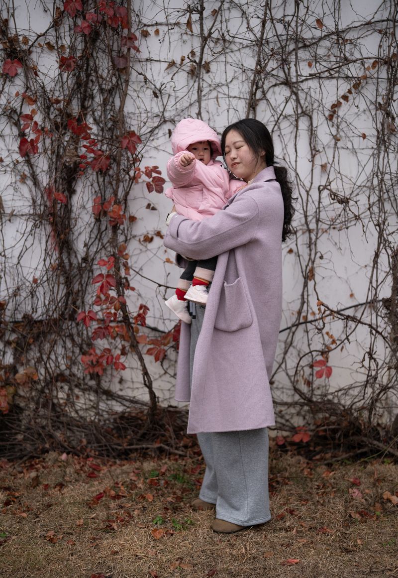 © HuaGe Shang - Image from the You Don't Know What I am Thinking photography project