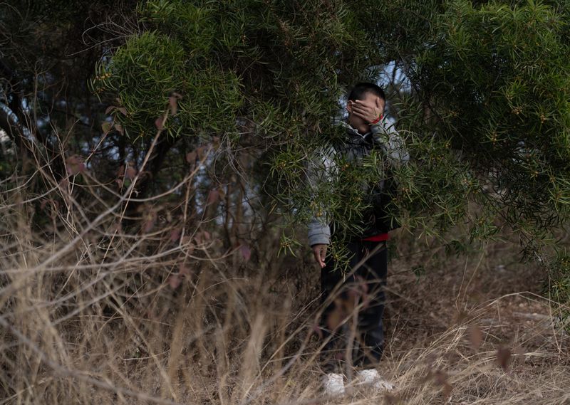 © HuaGe Shang - Image from the You Don't Know What I am Thinking photography project