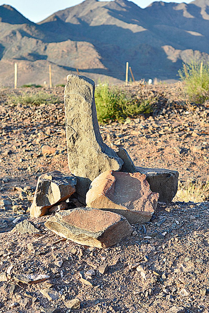 © Horacio Culaciatti - Image from the Gabinete de objetos hallados. photography project