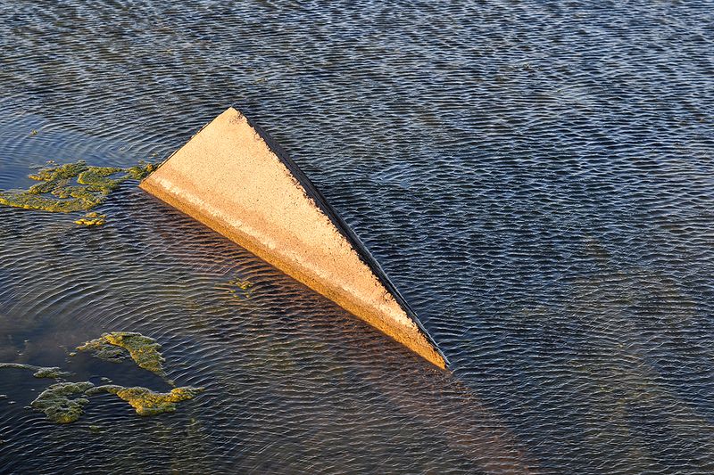 © Horacio Culaciatti - Image from the Gabinete de objetos hallados. photography project