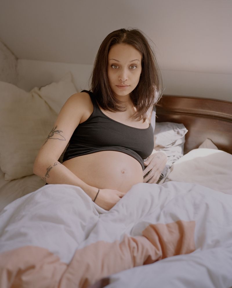 © Sjoerd Houben - Pregnant, 2017