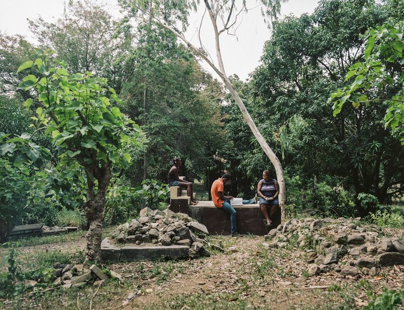 © Thomas Freteur - Image from the Le tombeau photography project