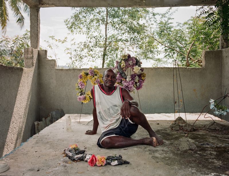 © Thomas Freteur - Image from the Le tombeau photography project