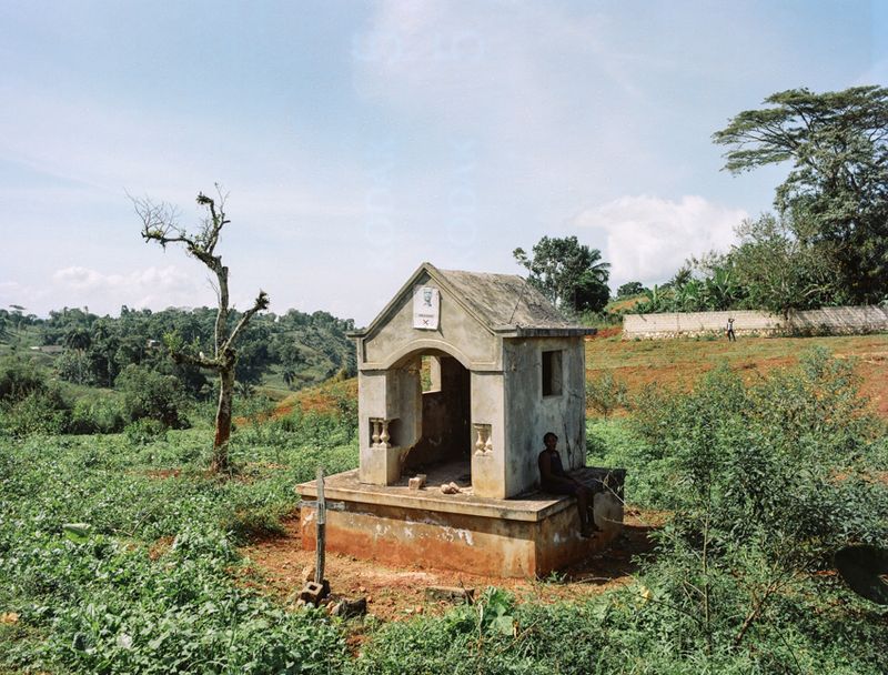 © Thomas Freteur - Image from the Le tombeau photography project