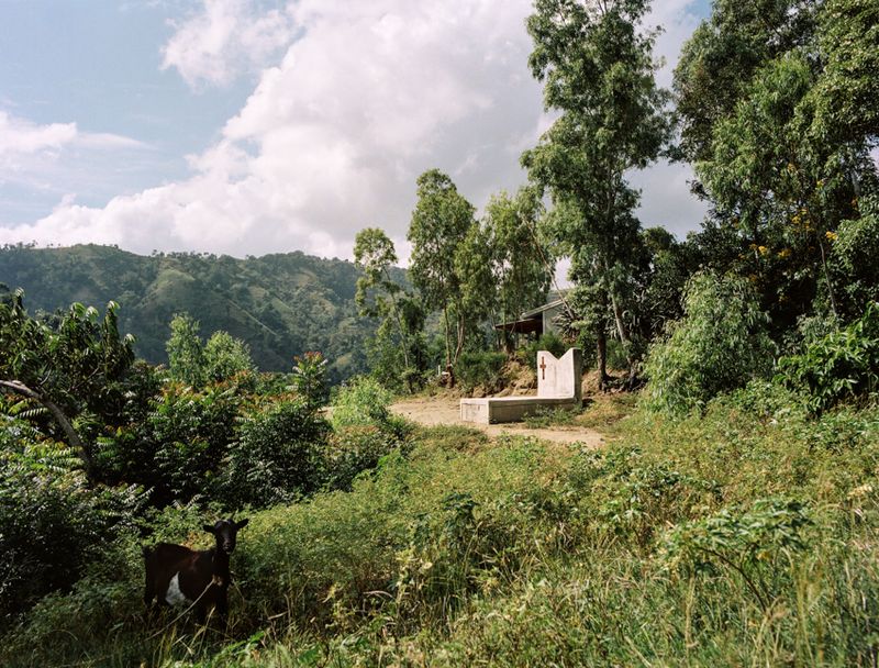 © Thomas Freteur - Image from the Le tombeau photography project