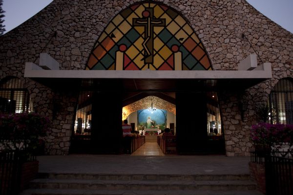 © Thomas Freteur - Eglise catholique Saint Pierre, Pétion Ville, Haiti