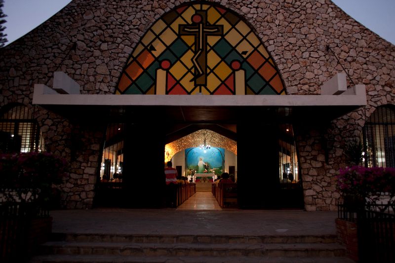 © Thomas Freteur - Eglise catholique Saint Pierre, Pétion Ville, Haiti