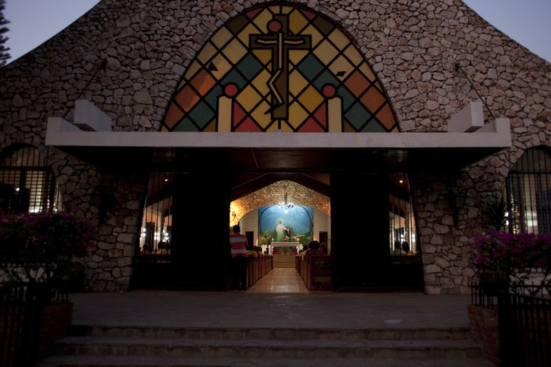 © Thomas Freteur - Eglise catholique Saint Pierre, Pétion Ville, Haiti