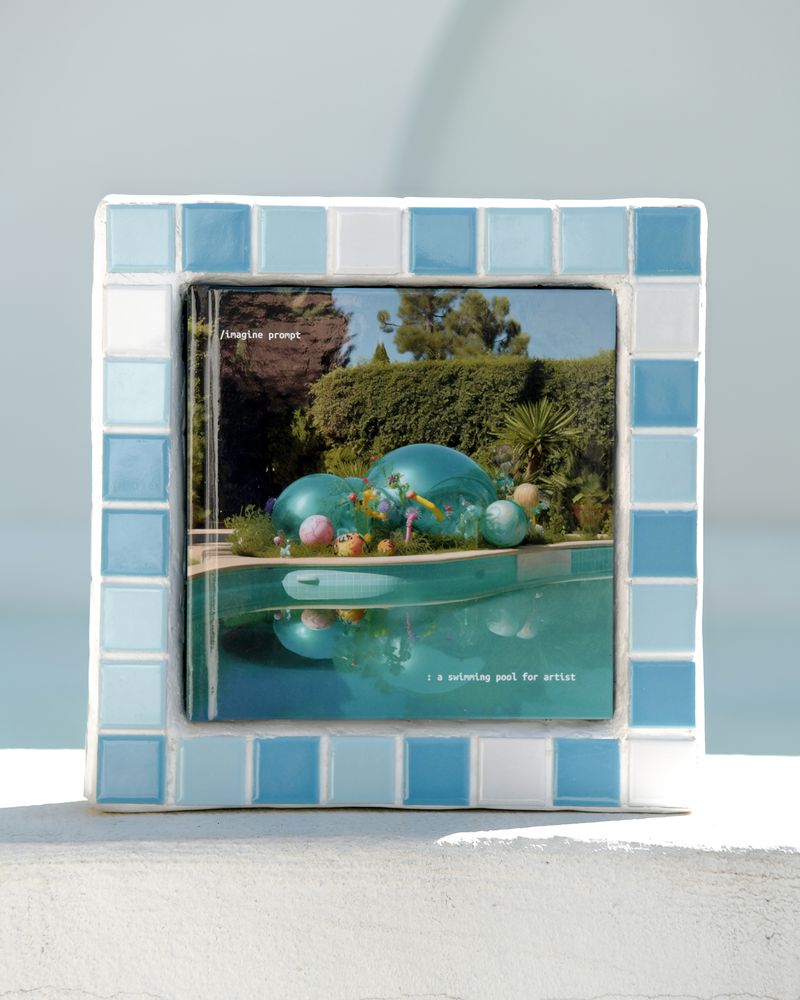 © iamhay - Book Cover & Handmade Ceramic Book Case