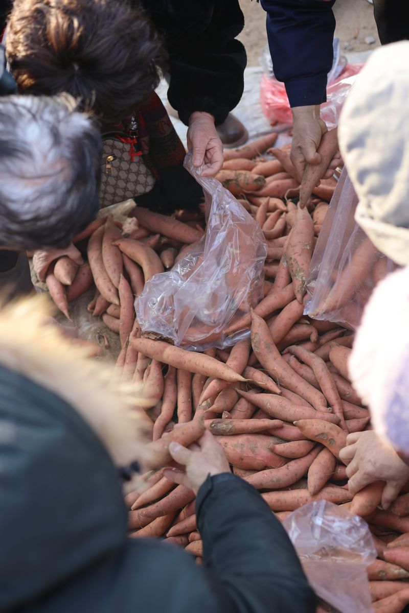 © yixu wang - Image from the Home is where the smoke rises photography project