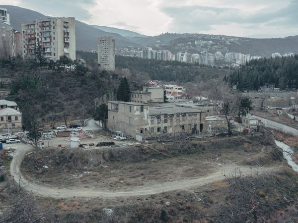 © Lea Greub - A suburb of the capital Tbilisi.  Tiflis, 2023.