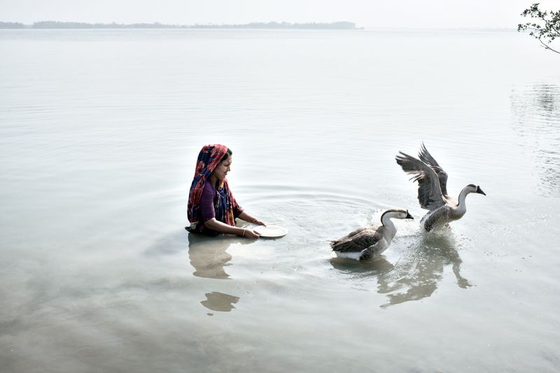 © Mohammad Rakibul Hasan - Women around coastline areas of Bangladesh face increased salinity, a major cause of uterus cancer.