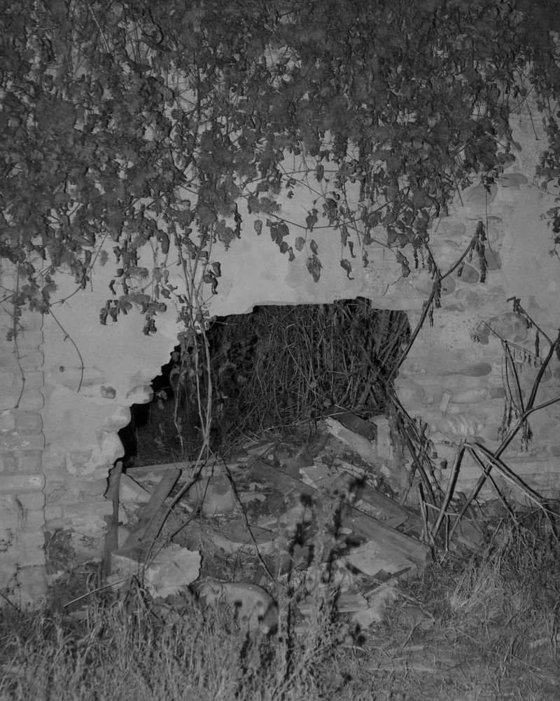 © Riccardo Androni - Image from the riconoscersi attimi sospesi di fragilità in divenire disturba photography project