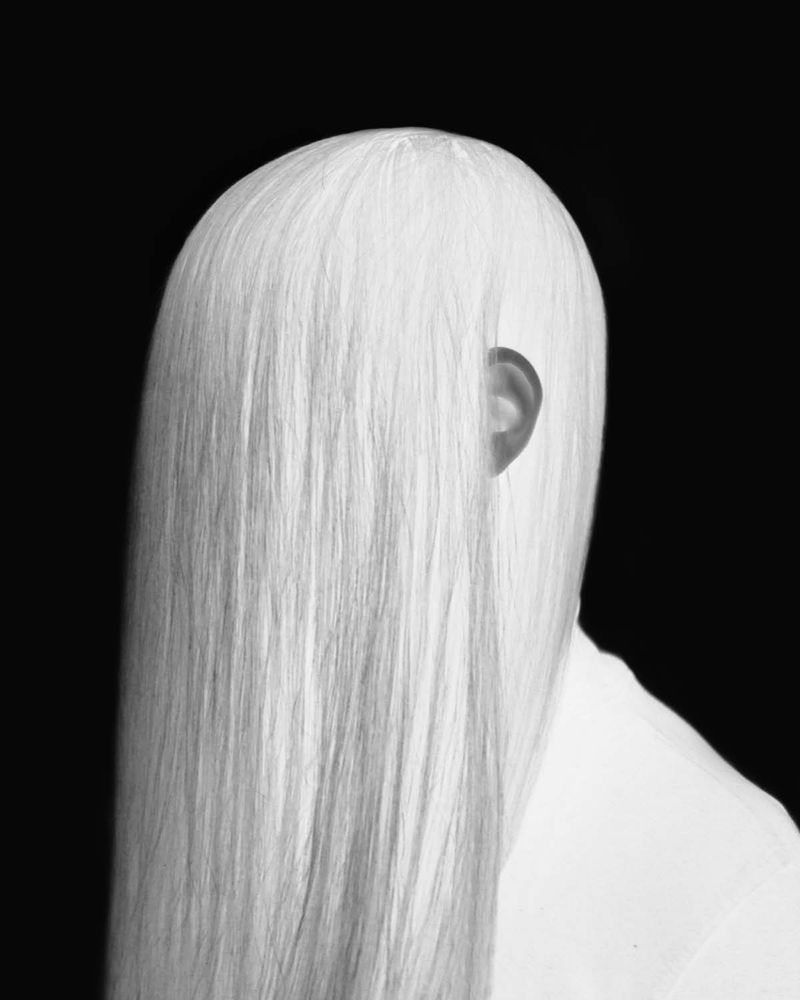 © Riccardo Androni - Image from the riconoscersi attimi sospesi di fragilità in divenire disturba photography project