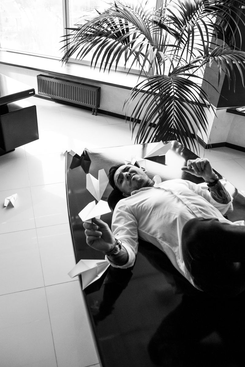 © Sergey Yudin - Image from the Office workdays photography project