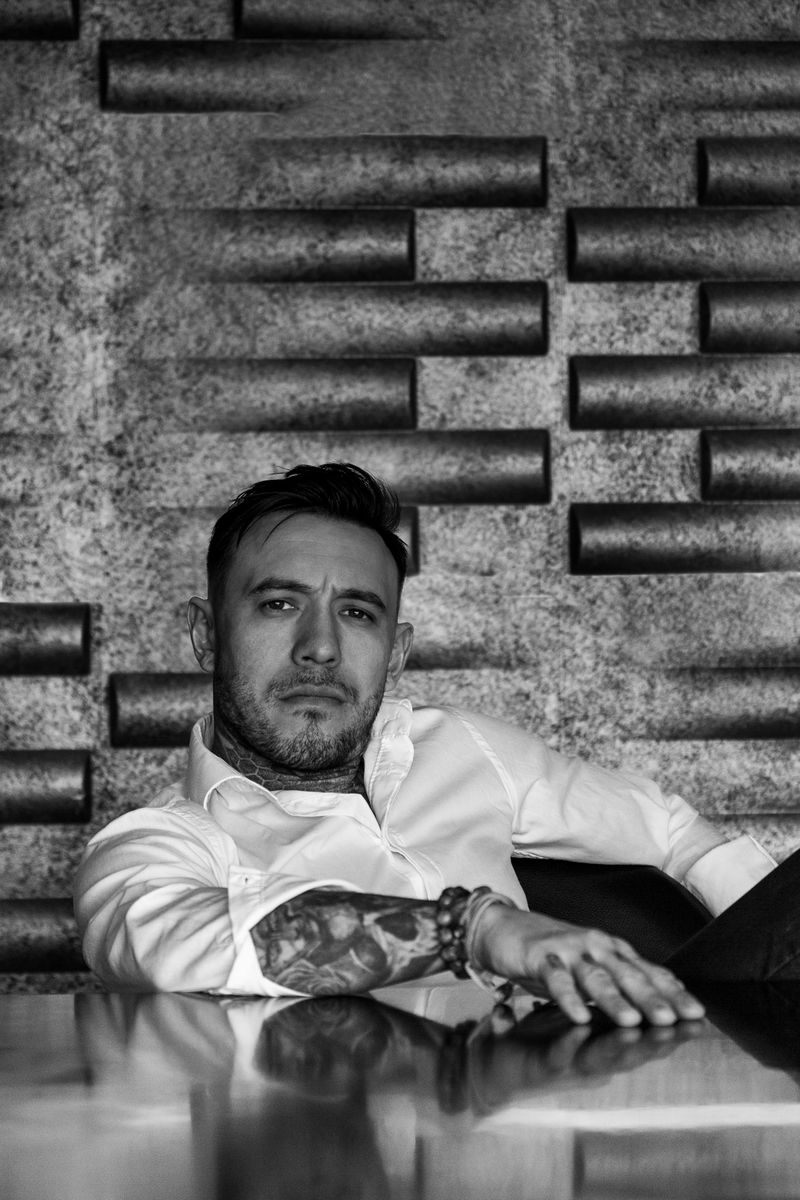 © Sergey Yudin - Image from the Office workdays photography project