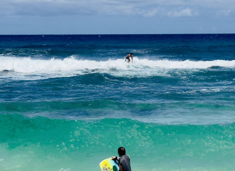 © Cynthia Penter - Surfers, Hawaii