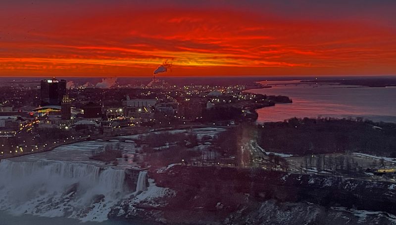 © Cynthia Penter - First Light, Niagra Falls