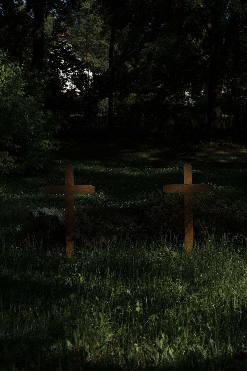 © Alejandra Arévalo - Two crosses on the local cemetery.