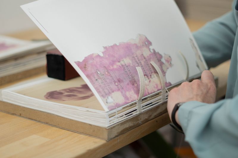 © Byron Co - MOMENTOUS, bound by hand, Köln, 2023