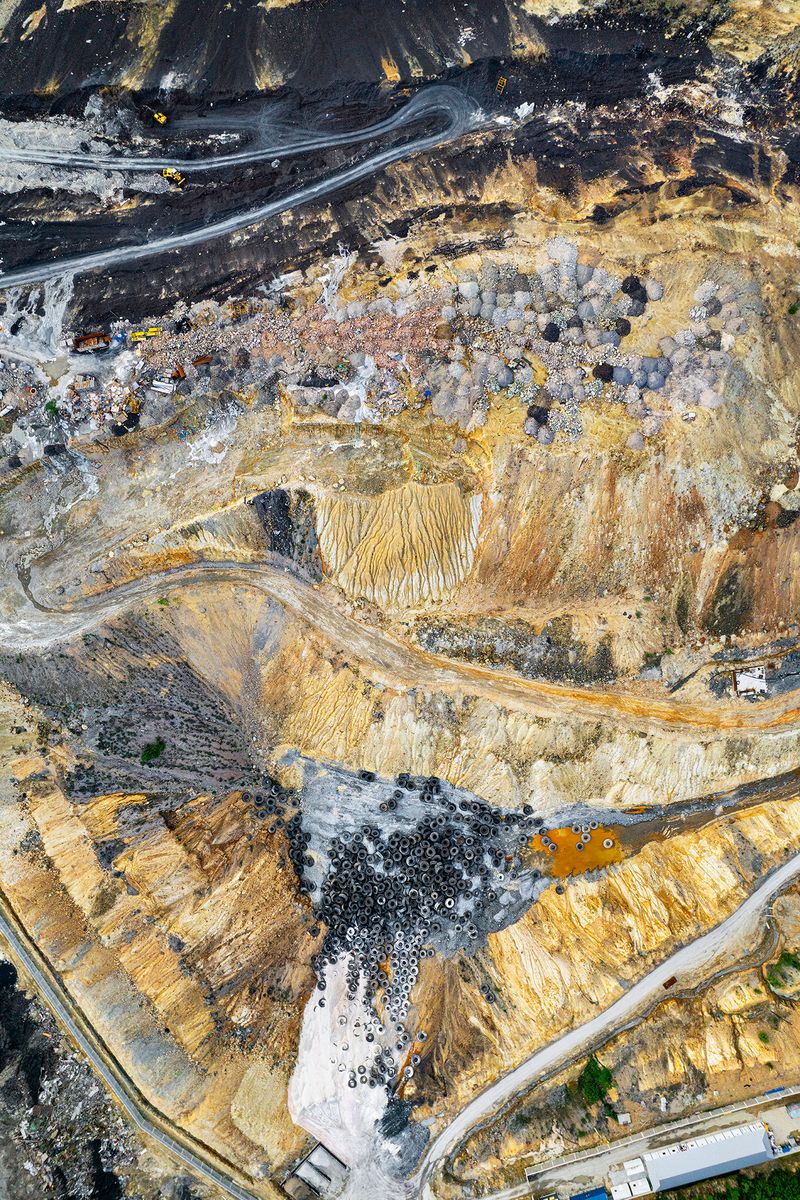 © Sebastian Bühler - Image from the Toxic Aesthetics photography project