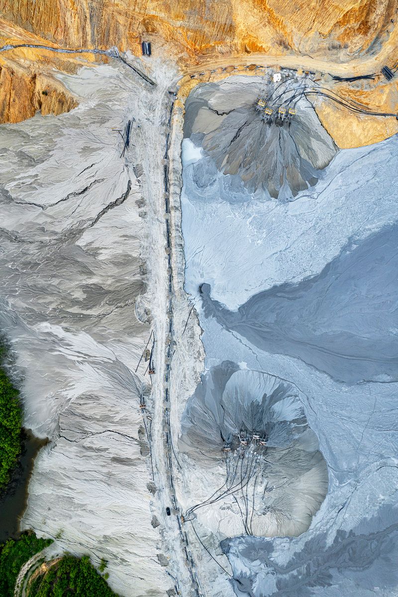 © Sebastian Bühler - Image from the Toxic Aesthetics photography project