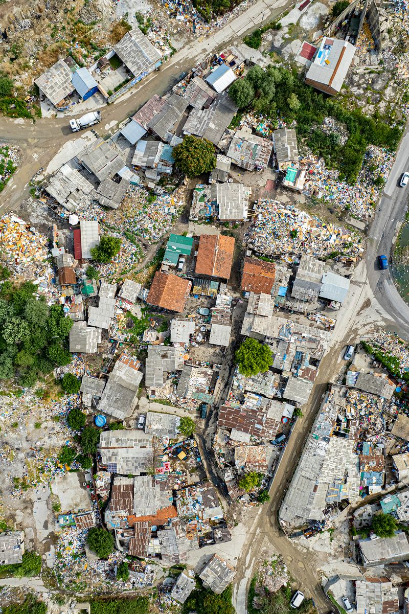 © Sebastian Bühler - Image from the Toxic Aesthetics photography project