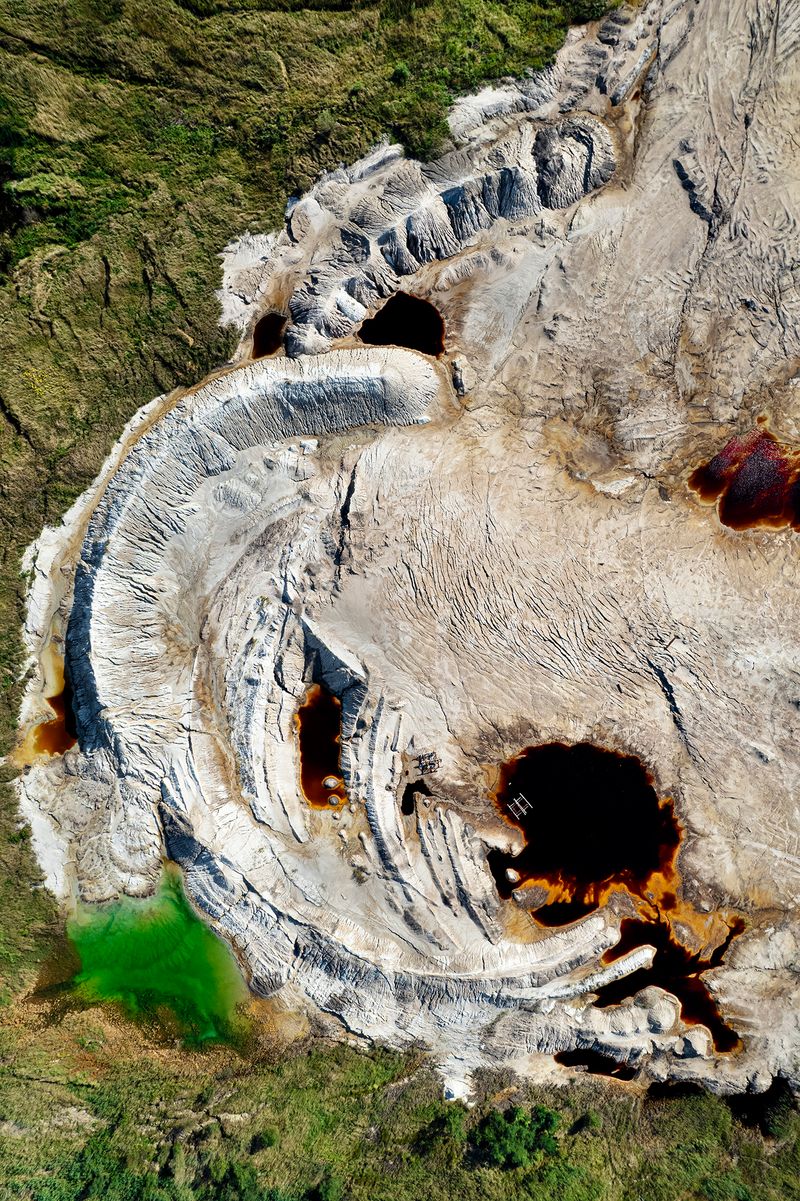 © Sebastian Bühler - Image from the Toxic Aesthetics photography project