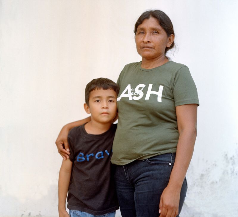 © Kelly-Ann Bobb - Image from the Vecina: Nay-bah photography project