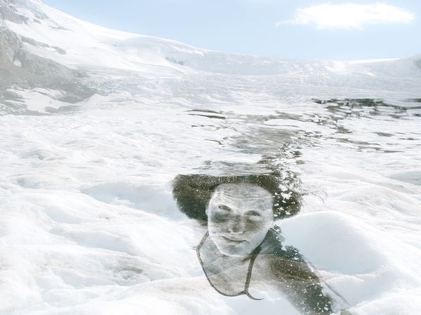 © Valerie Y O Kim - 07_Swimming Through Ice