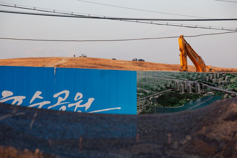 © Rebecco Ann Tess - 3D Land for 2D Promise #1(Osan, South Korea, 2015)2025