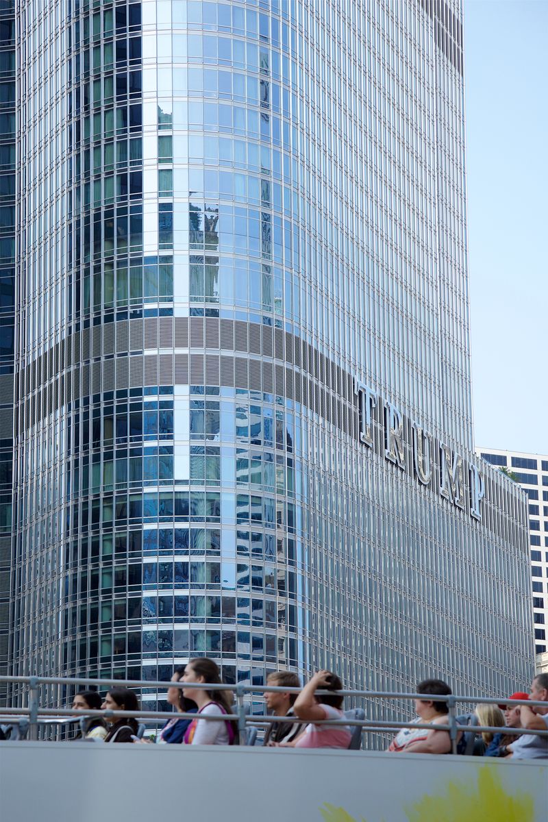 © Rebecco Ann Tess - Passing by (Trump International Hotel and Tower, Chicago, 2014)	2020