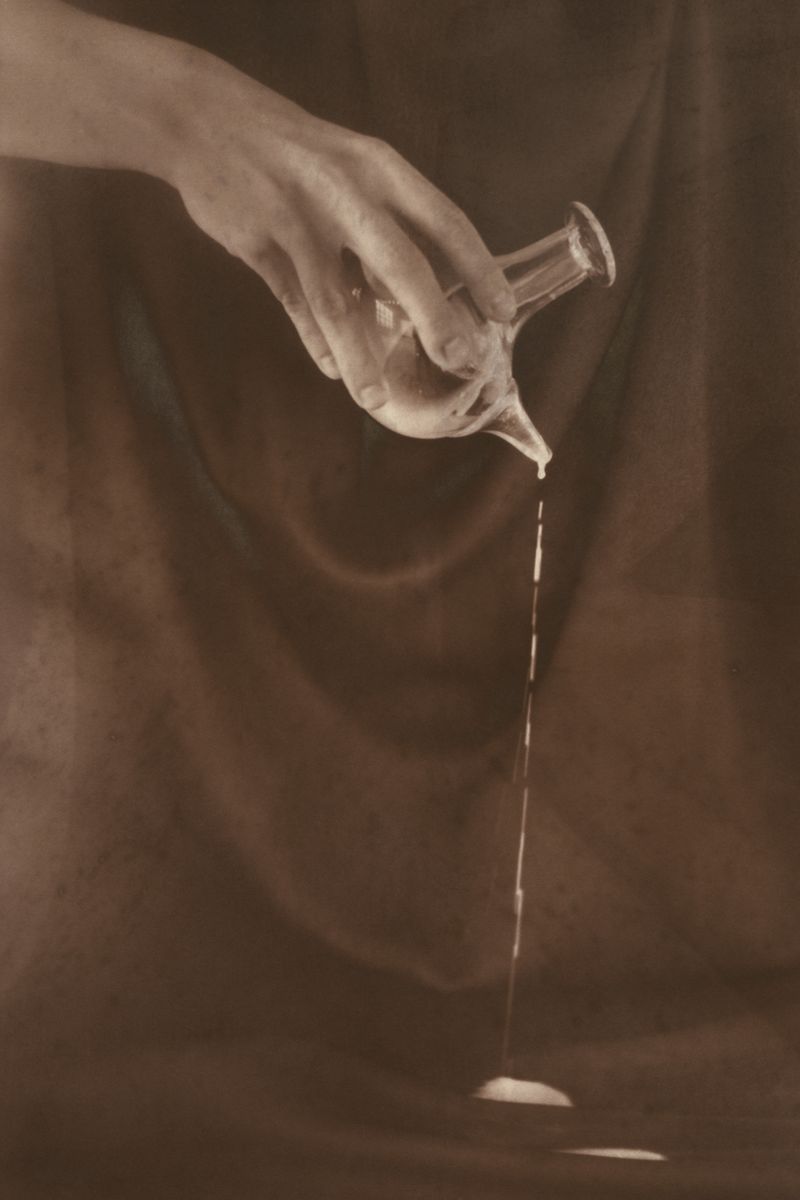© Eleanor Oakes - Image from the milk and tears photography project