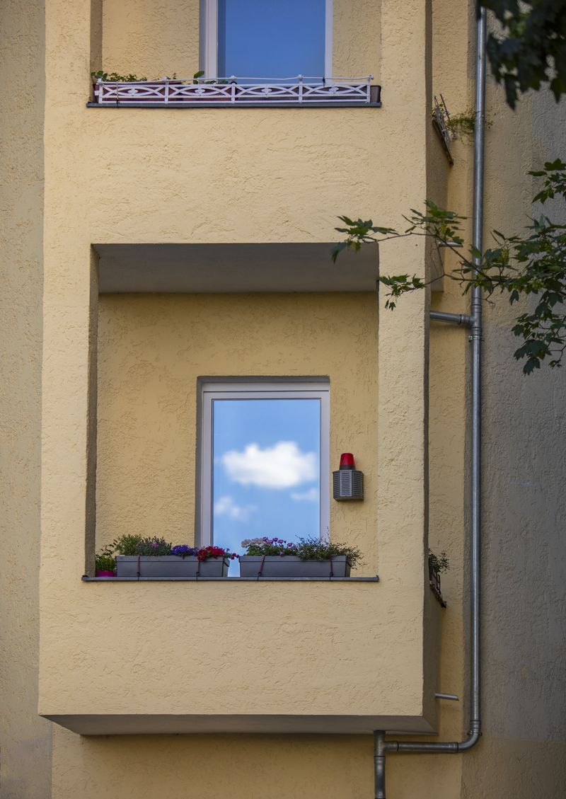 © Merav Maroody - Magritte Lockdown