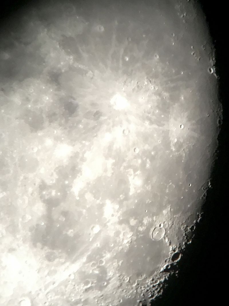 © Mimi Mollica - Image from the Moon City photography project