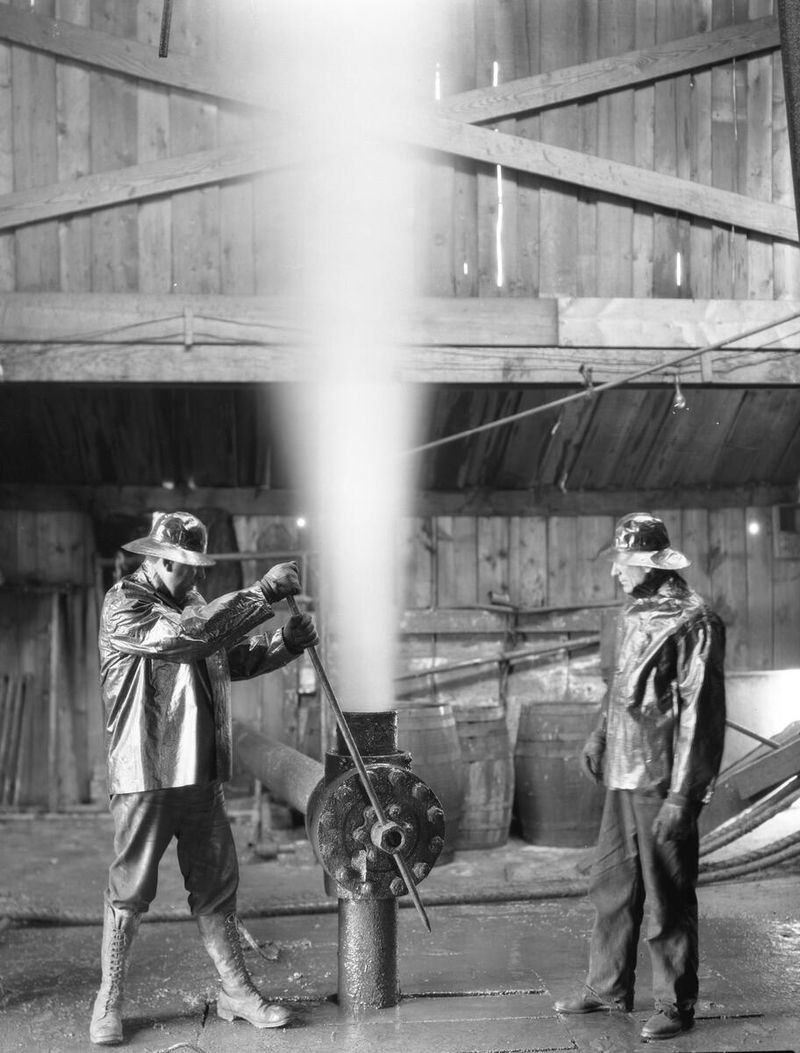 © Teo Becher - Home Oil Company, Turner Valley, 1927