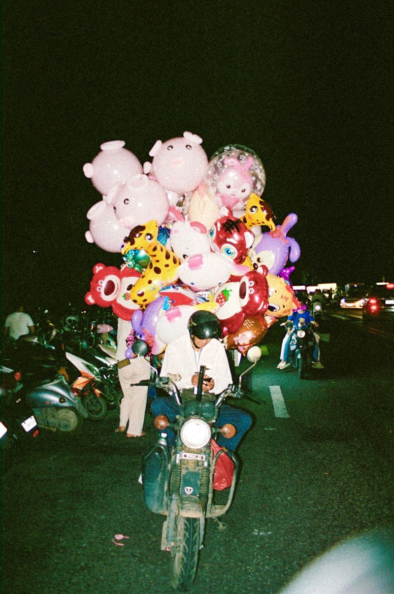 © Cheng Zhuang - Image from the CIGARETTE photography project